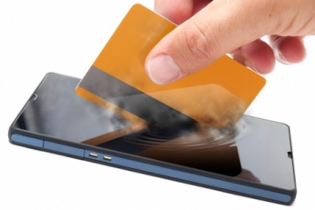 Прием платежей через смартфон: преимущества и недостатки SoftPOS-решений для бизнеса