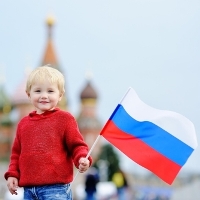 Эксперты: снятие требования о согласии родителя-иностранца на получение ребенком российского гражданства не соответствует Семейному кодексу