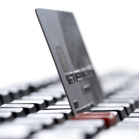 Оплата рекламы переводом на карту блогера не мешает ее маркировке и отчету в ЕРИР