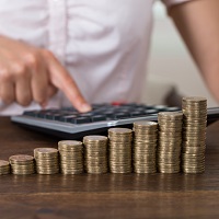 За январь-апрель 2018 года федеральный бюджет исполнен с профицитом