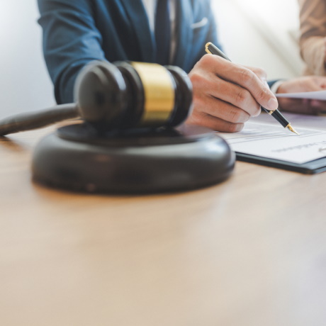 Дефекты медпомощи: добьется ли пациент возмещения морального вреда и вреда здоровью?