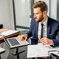 Работник трудился полмесяца в одном филиале, а полмесяца – в другом: заполняем 6-НДФЛ