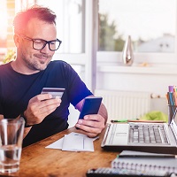 Финансисты рассказали, можно ли принять НДС к вычету, если аванс перечислен в размере большем, чем это предусмотрено договором