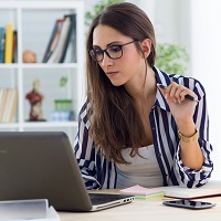 Подходит срок уплаты НДФЛ с больничных и отпускных за март