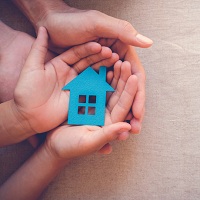 Утверждена программа льготного ипотечного кредитования семей с детьми