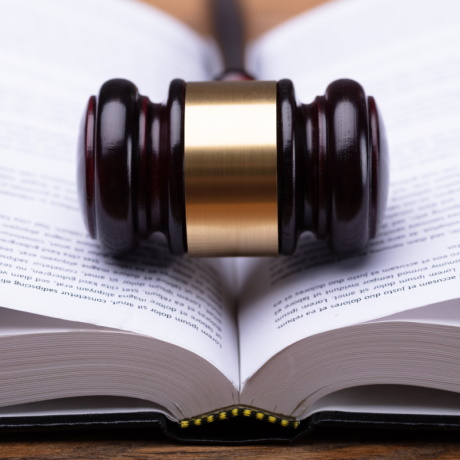 В первом чтении приняты поправки к Закону о КС РФ