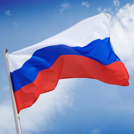 Госдума приняла закон об обязанности вузов размещать на своей территории Государственный флаг