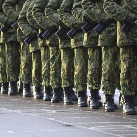 Госдума приняла закон о создании реестра военнообязанных и о введении электронных повесток