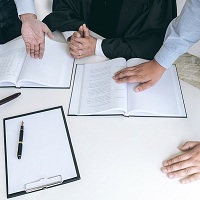 Минюст России предлагает скорректировать перечень юрлиц, имеющих право включать в