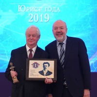 Евгений Суханов стал лауреатом Всероссийской юридической премии имени Шершеневича