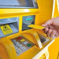 Минфин России запретил банкам взимать комиссию за уплату госпошлины через банкомат