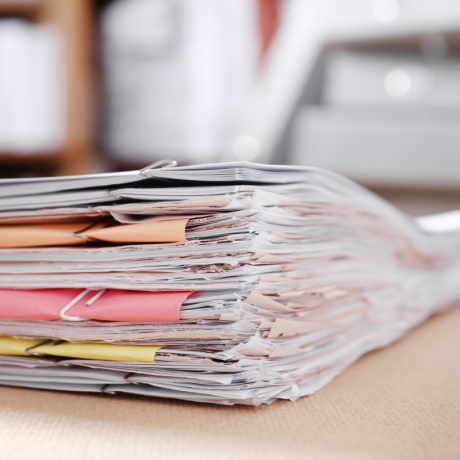 По каким КБК можно принимать бюджетные обязательства за счет лимитов 2020 года?