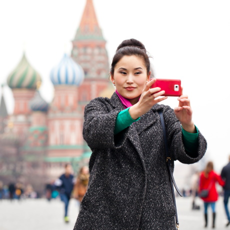 Иностранцам упростят доступ к российским госуслугам с помощью нового приложения.