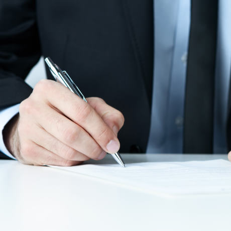 С 1 октября 2022 года оплата труда работников госучреждений возрастет на 4%