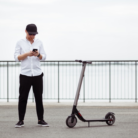 В Госдуме предлагают приравнять электросамокаты к мотоциклам или мопедам