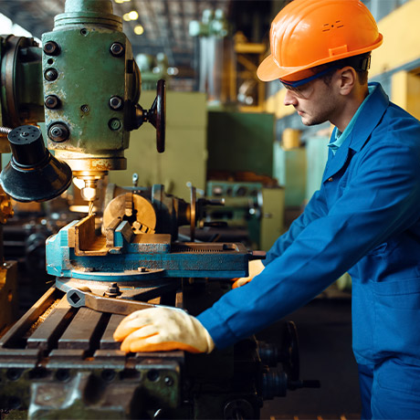 К работе на опасных производствах не допустят без специальной аттестации