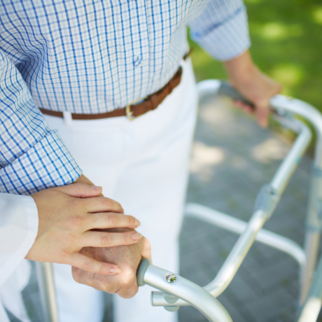 Поставщик может заменить несоответствующий товар в течение срока поставки без штрафа