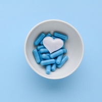 Бесплатные лекарственные препараты при сердечно-сосудистых заболеваниях: перечень взаимозаменяемых препаратов – в системе ГАРАНТ
