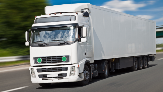 Эксперимент по эксплуатации беспилотных грузовиков продлили до ноября 2028 года