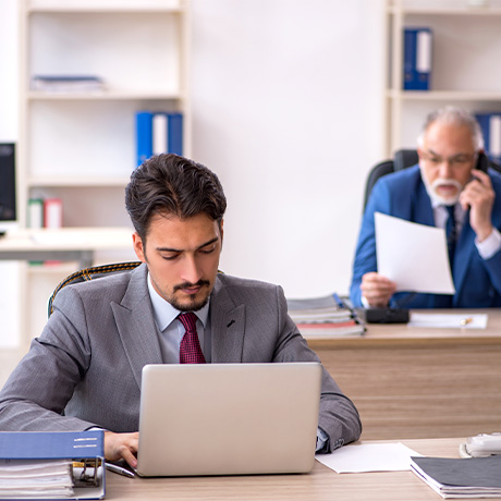 Суды признали неправомерным перевод другого работника на должность