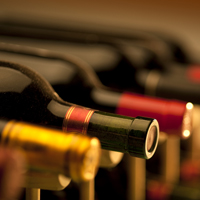 Госорганы будут регулировать цены на вино и шампанское