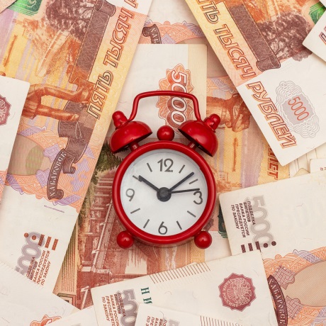 В мае пенсии и детские пособия выплатят по обычному графику