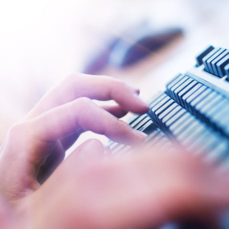 Работники смогут направлять работодателю заявления через портал госуслуг