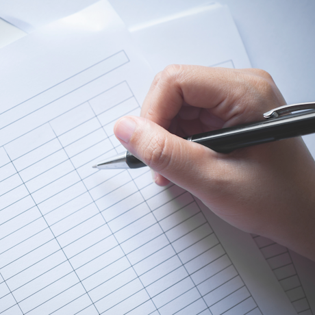 При увольнении переведенного работника в ЕФС-1 нужно писать основную должность