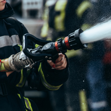 С июля у пожарных будет право получать от медорганизаций данные об