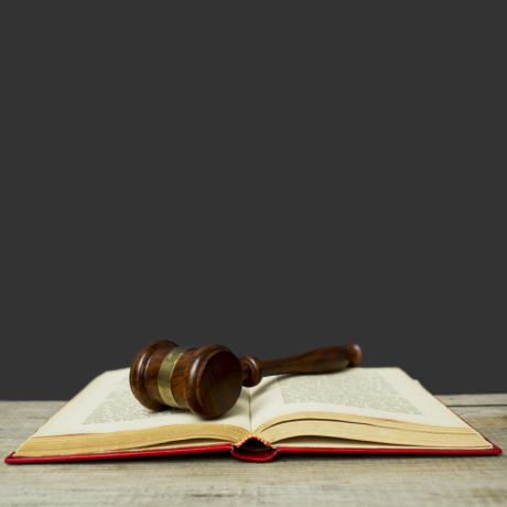 Премии к почетным грамотам суд может признать нецелевыми тратами