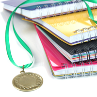 Госдума приняла закон о возрождении школьных медалей