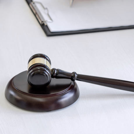 Перераспределение должностных обязанностей: КС РФ встал на защиту госслужащих от необоснованного увольнения