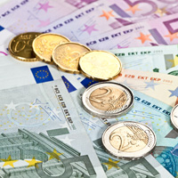 Официальный курс евро достиг минимального значения за сентябрь