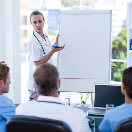 Мораторий на получение свидетельств об аккредитации специалистов в здравоохранении могут вновь ввести до 1 июня 2021 года