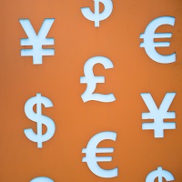 С 9 января возобновятся регулярные операции на внутреннем валютном рынке