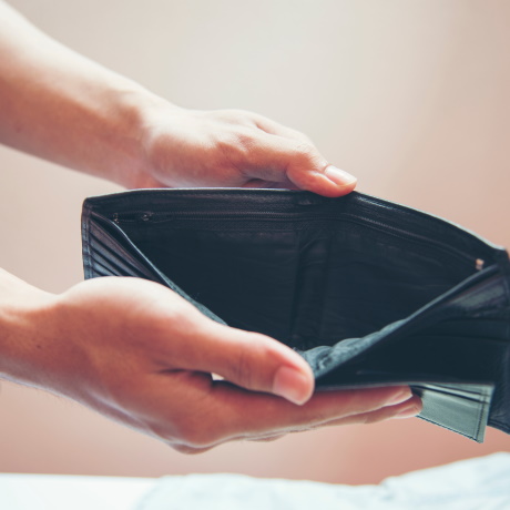 Списать долги от 25 тыс. до 1 млн руб. можно через МФЦ в упрощенном порядке