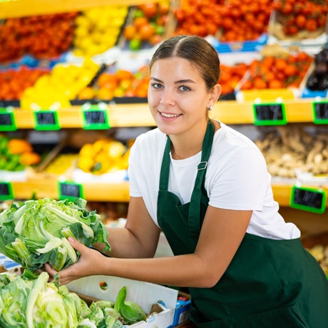 В России запретят нанимать мигрантов без знания русского языка в сфере услуг