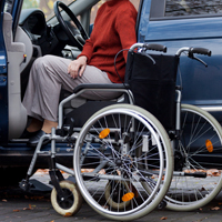 Инвалидам могут разрешить самостоятельно учиться водить машину