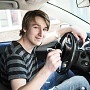 Право на управление автомобилем предлагается предоставить 16-летним гражданам