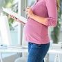 Возможно, работодателей обяжут выплачивать уволенным беременным сотрудницам листок нетрудоспособности