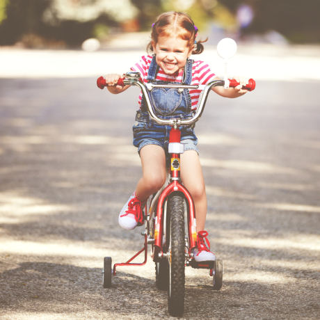 Родителям напомнили правила безопасного передвижения юных велосипедистов