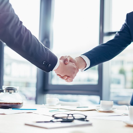 Заключение должником-банкротом сделки с неравноценным встречным предоставлением еще не означает причинение ему убытков