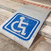 Регионы получат субсидии на обеспечение доступности объектов и услуг для инвалидов и других маломобильных групп населения