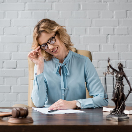 Бухгалтер без опыта работы принята за несколько дней до декрета: возместит ли ФСС России пособие?