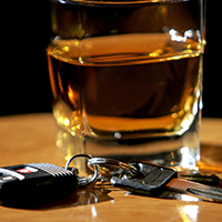 У пьяных водителей предложили забирать машины до уплаты штрафа