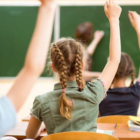 С 18 января в российских школах возобновится очное обучение