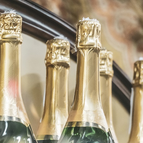 При получении федеральных специальных марок на алкопродукцию обязательство об их использовании в течение 6 месяцев может не понадобиться