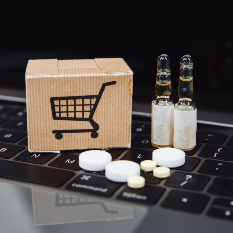 Незаконная интернет-торговля лекарствами квалифицируется как лицензионное нарушение