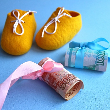 Обновлены правила получения ежемесячной выплаты в связи с рождением первого ребенка