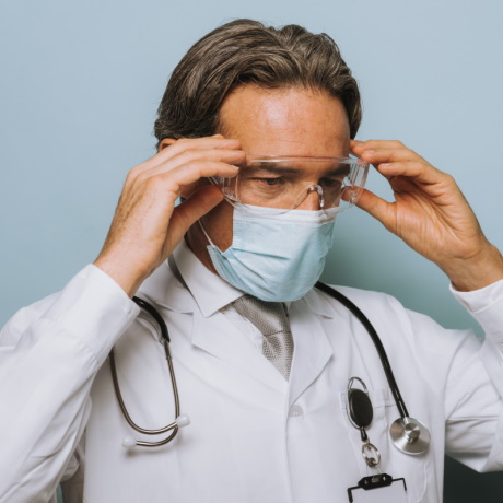 Медики УИС выплаты за работу с COVID-19 получат также за июль-октябрь 2020 года